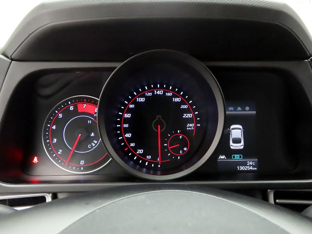 HYUNDAI Avante - Vista 5