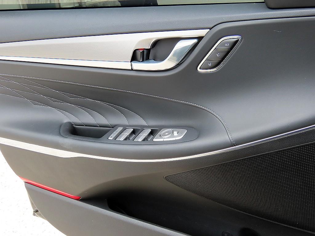HYUNDAI Grandeur - Vista 12