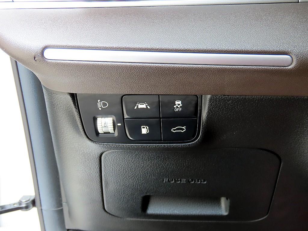 HYUNDAI Grandeur - Vista 12
