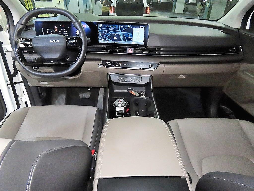 KIA Carnival - Vista 10