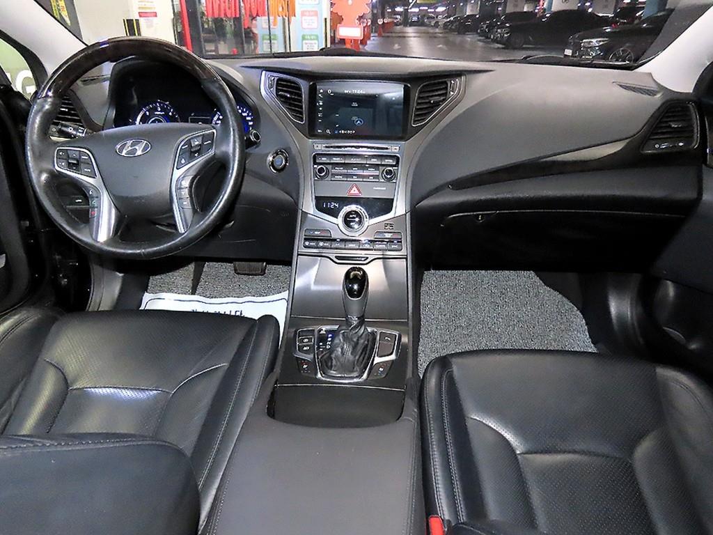 HYUNDAI Grandeur - Vista 10