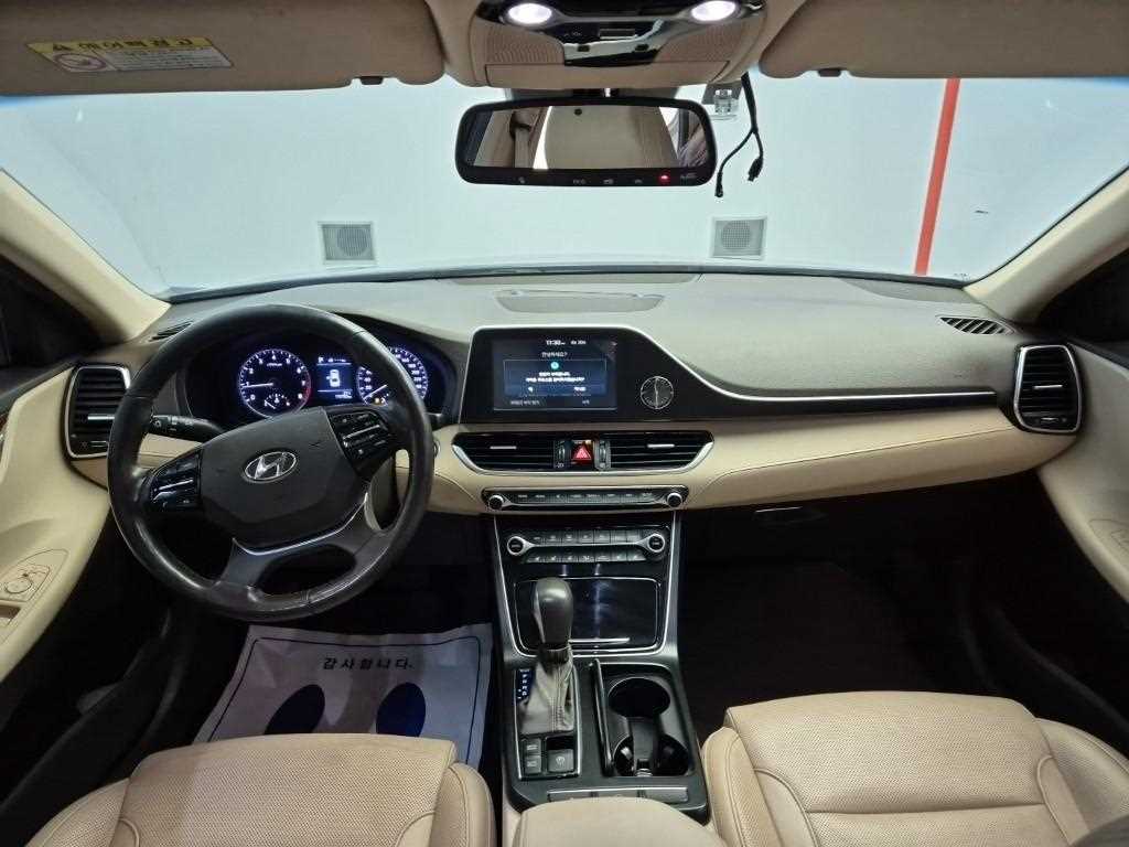 HYUNDAI Grandeur - Vista 7