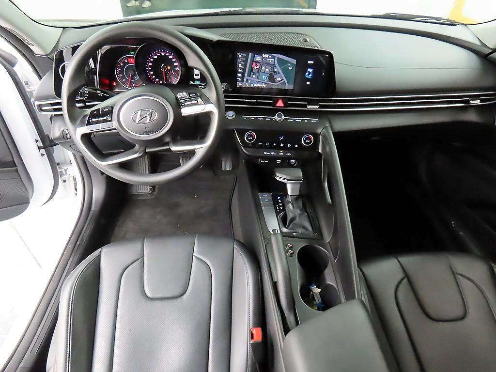 HYUNDAI Avante - Vista 7