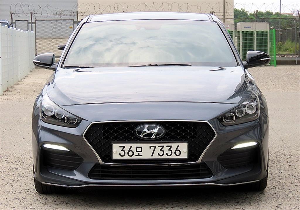 HYUNDAI i30 2019 Gris - Importación desde Corea - HF Imports Iquique - Foto 1
