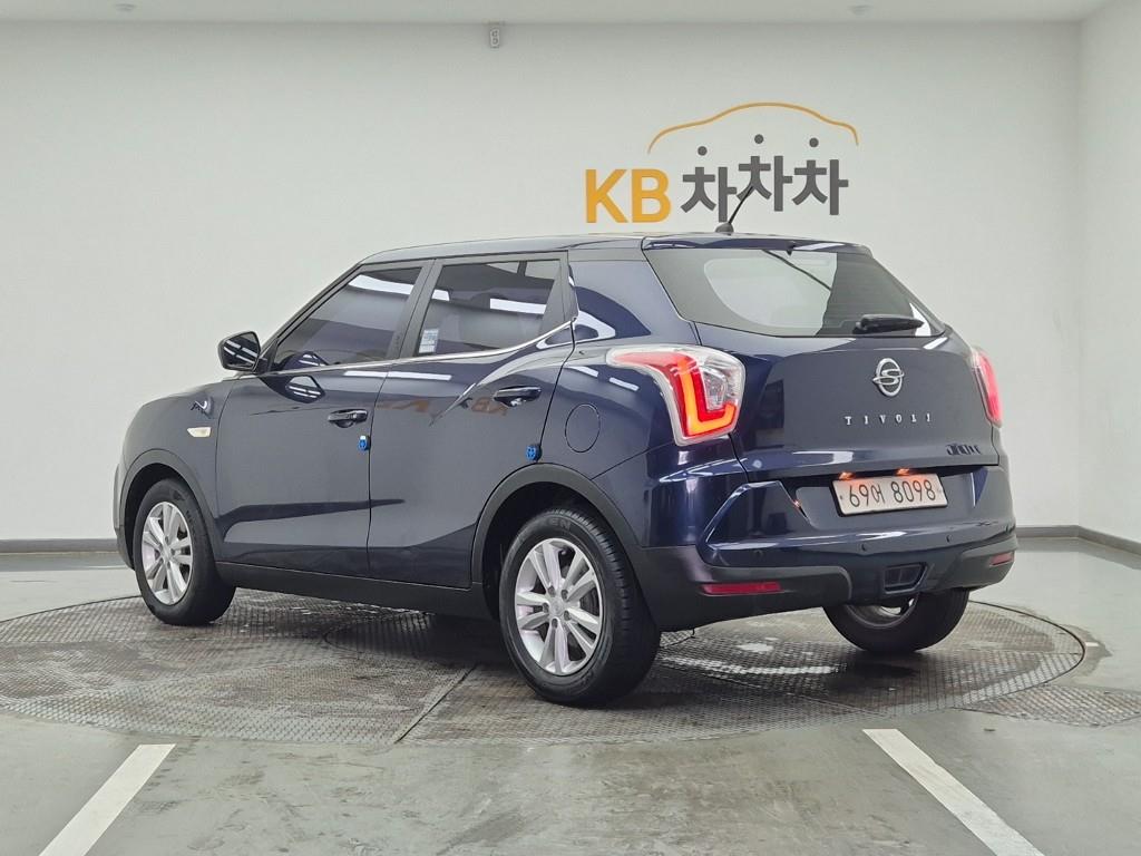 Ssangyong Tivoli - Vista 3