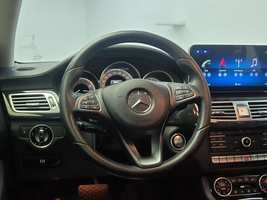 Mercedes Benz CLS Class - Vista 9