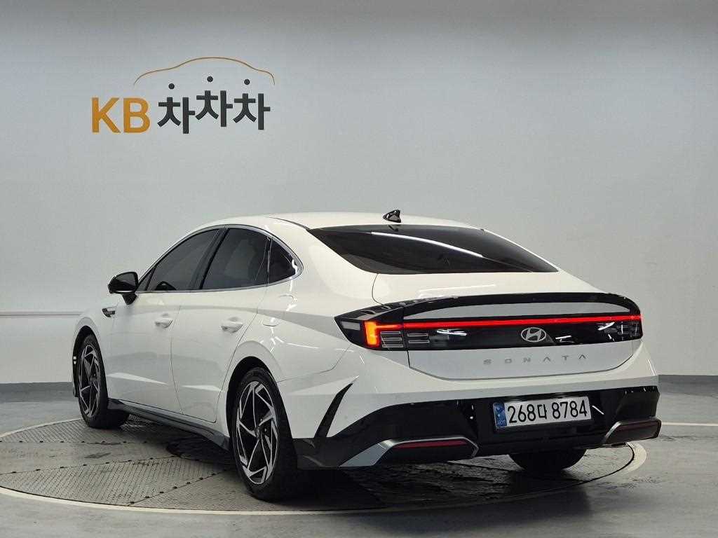 HYUNDAI Sonata - Vista 2