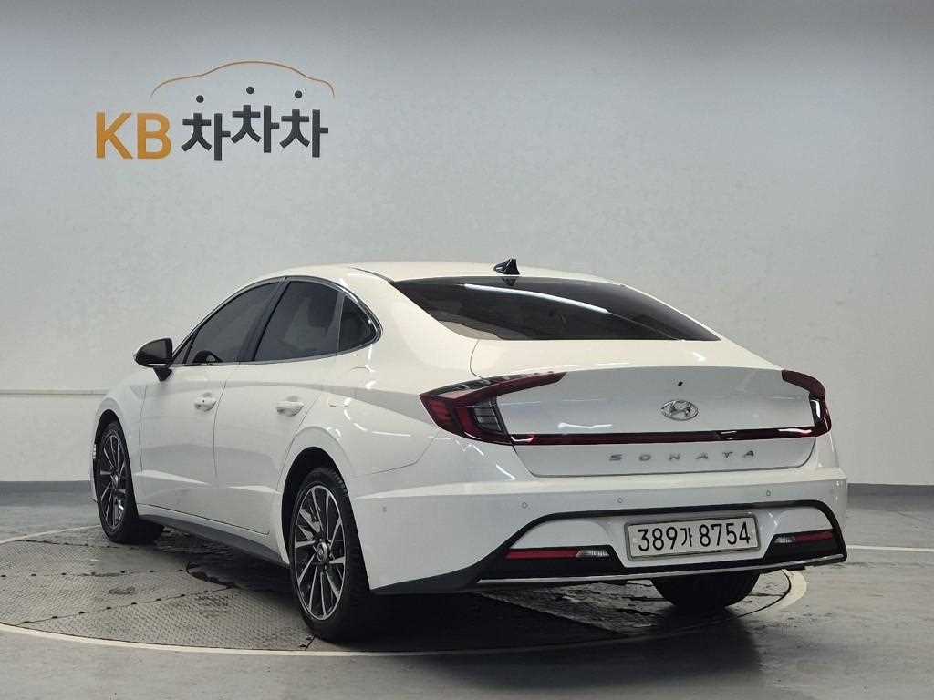 HYUNDAI Sonata - Vista 2