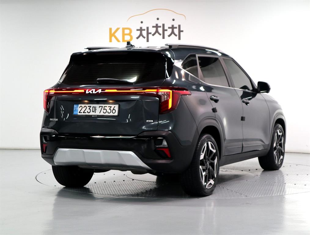 KIA Seltos - Vista 3