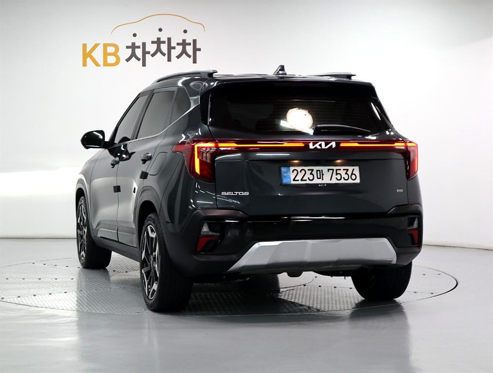 KIA Seltos 2024 Gris - Importación desde Corea - HF Imports Iquique - Foto 19