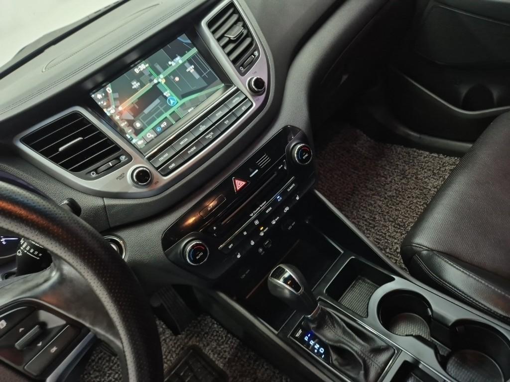 HYUNDAI Tucson - Vista 10