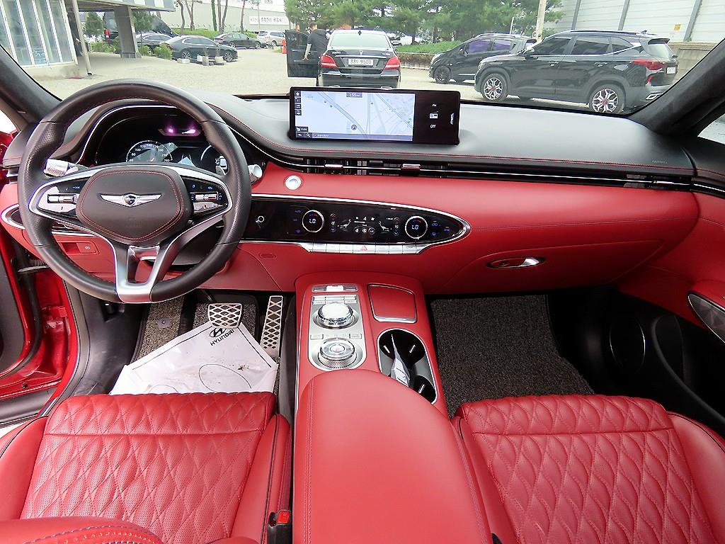 Genesis GV70 - Vista 7