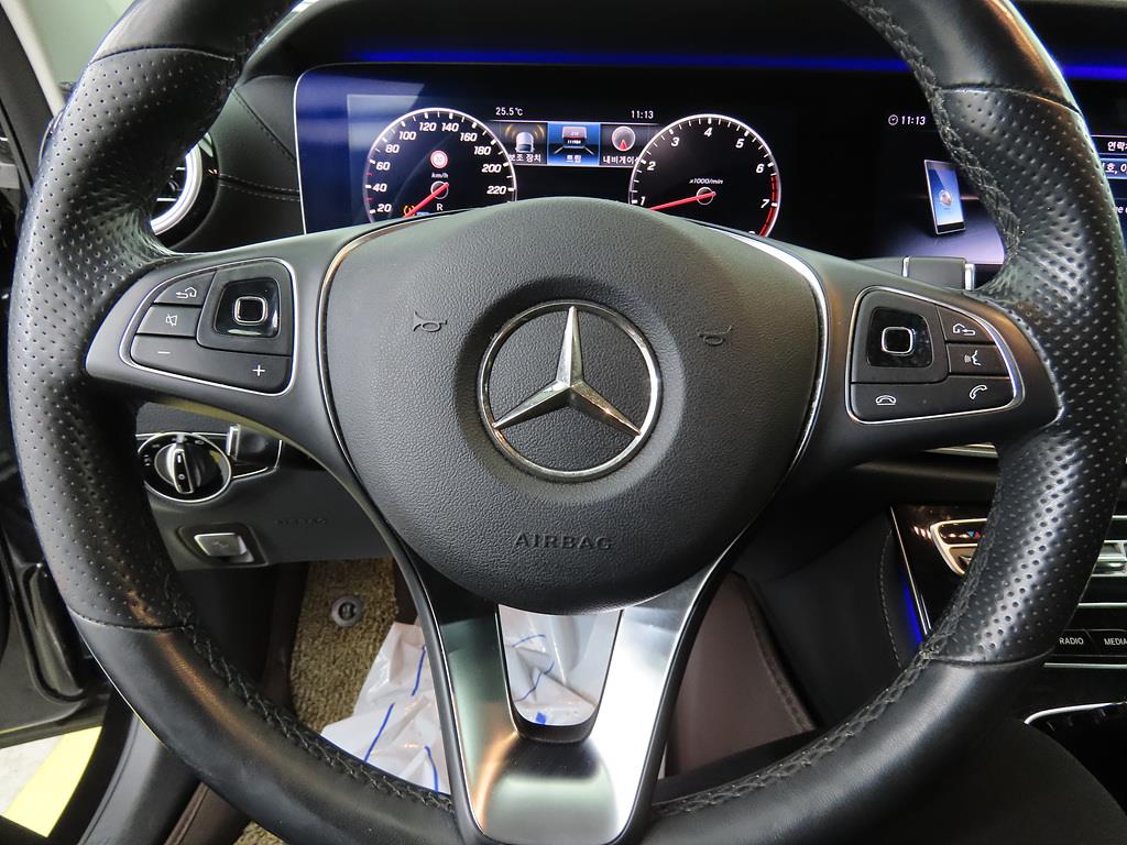 Mercedes Benz E class - Vista 9