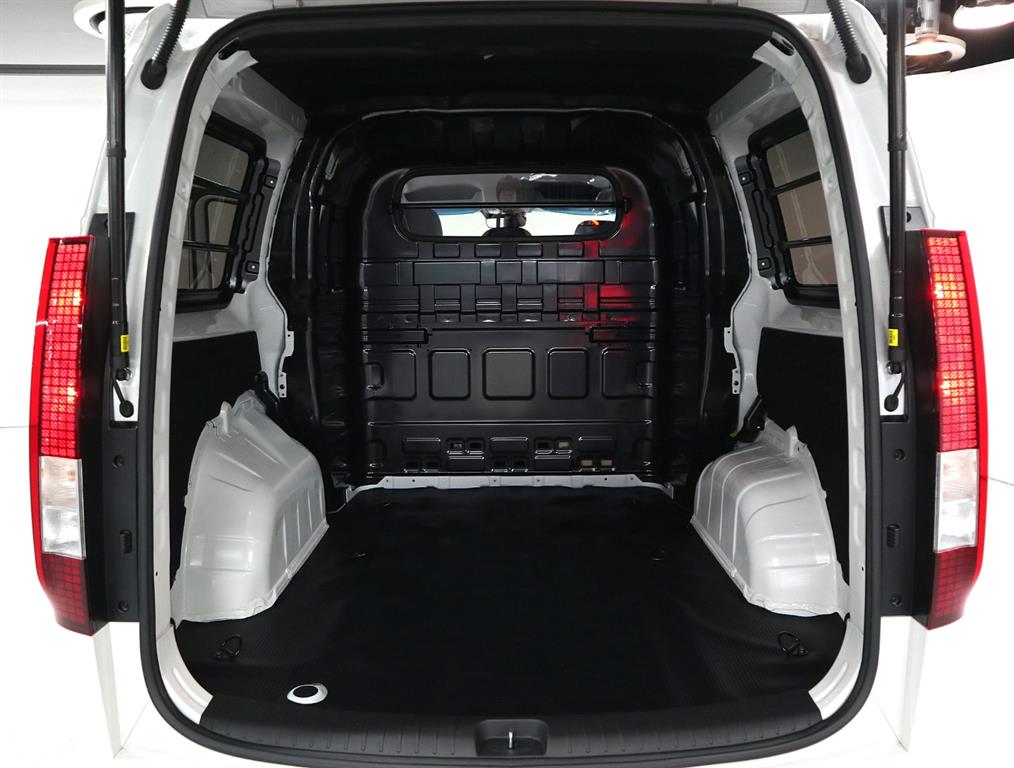 HYUNDAI Staria 2025 Blanco - Importación desde Corea - HF Imports Iquique - Foto 18