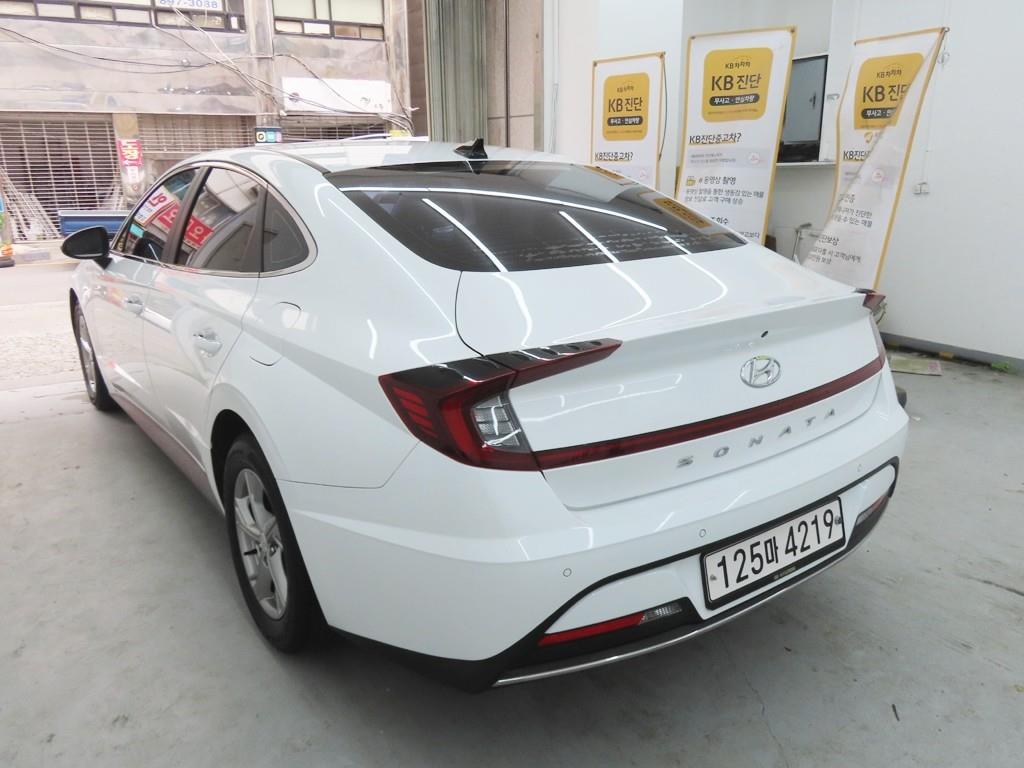 HYUNDAI Sonata - Vista 4