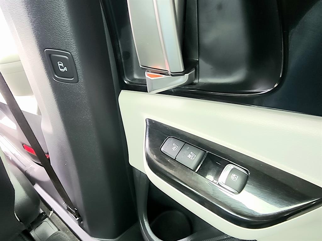 KIA Carnival - Vista 12