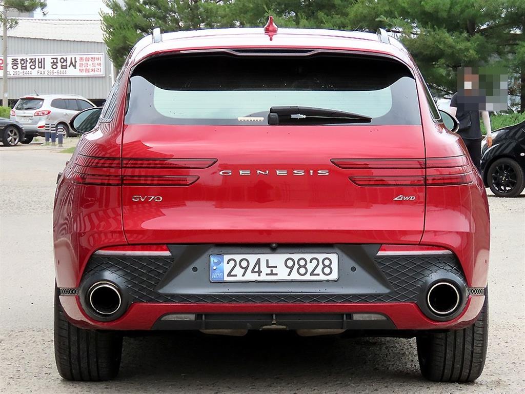 Genesis GV70 - Vista 4