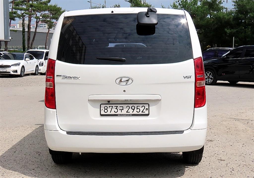 HYUNDAI Starex - Vista 4