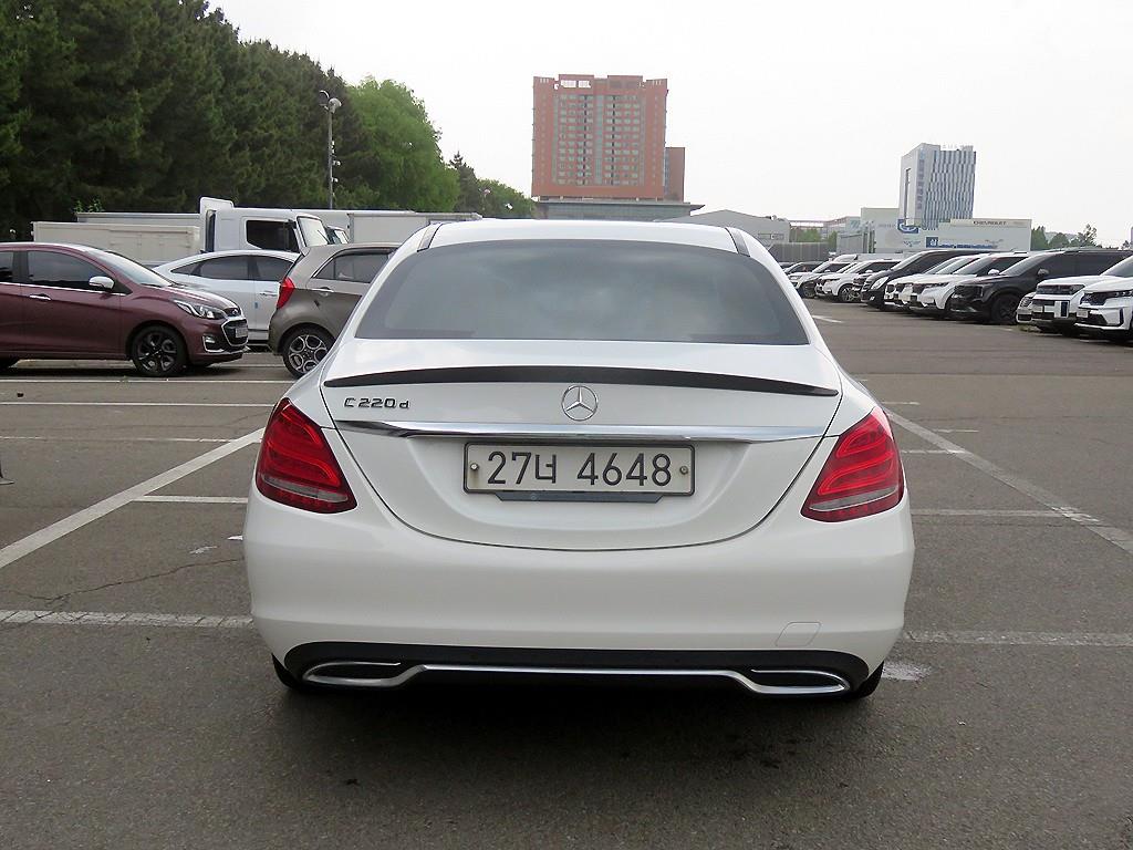 Mercedes Benz C Class - Vista 3