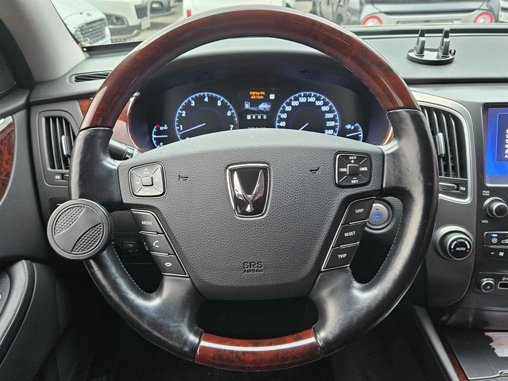 HYUNDAI Equus - Vista 8