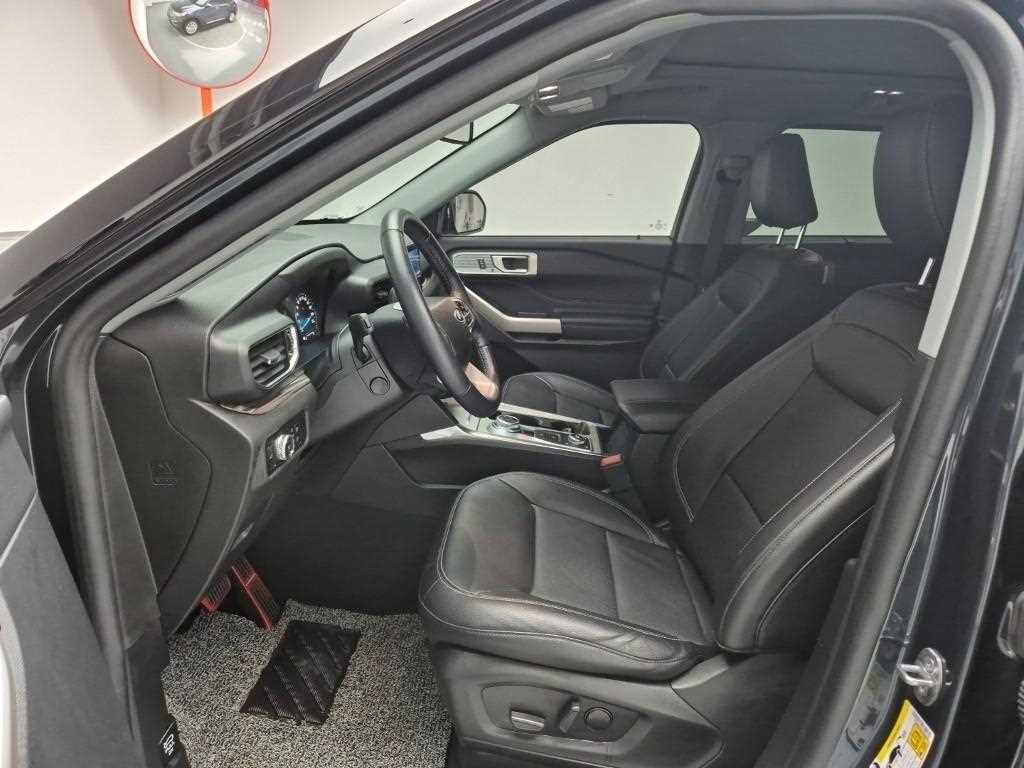 Ford Explorer - Vista 11
