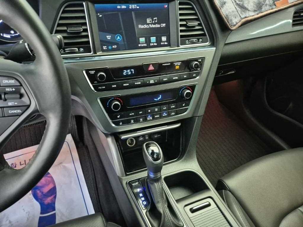 HYUNDAI Sonata - Vista 10