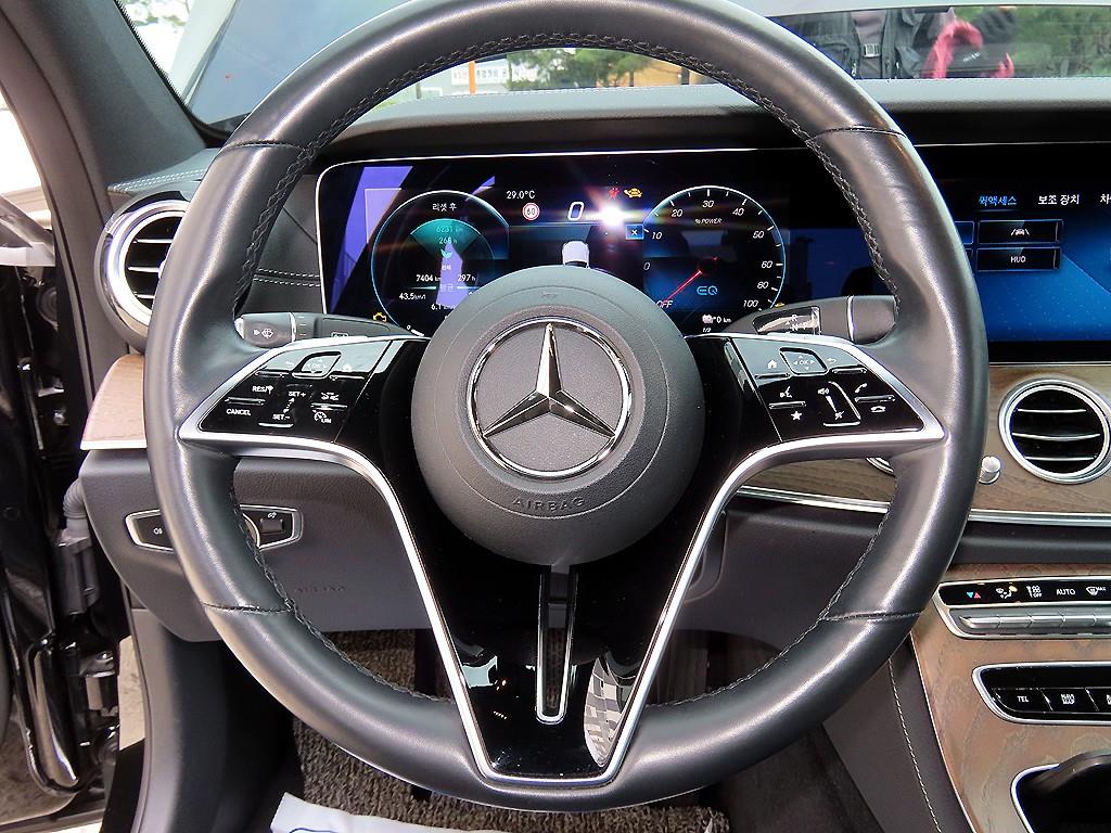 Mercedes Benz E class - Vista 8