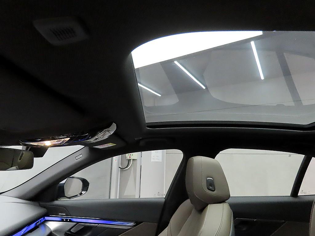 BMW 5 Series 2026 - Importación desde Corea - HF Imports Iquique - Foto 14