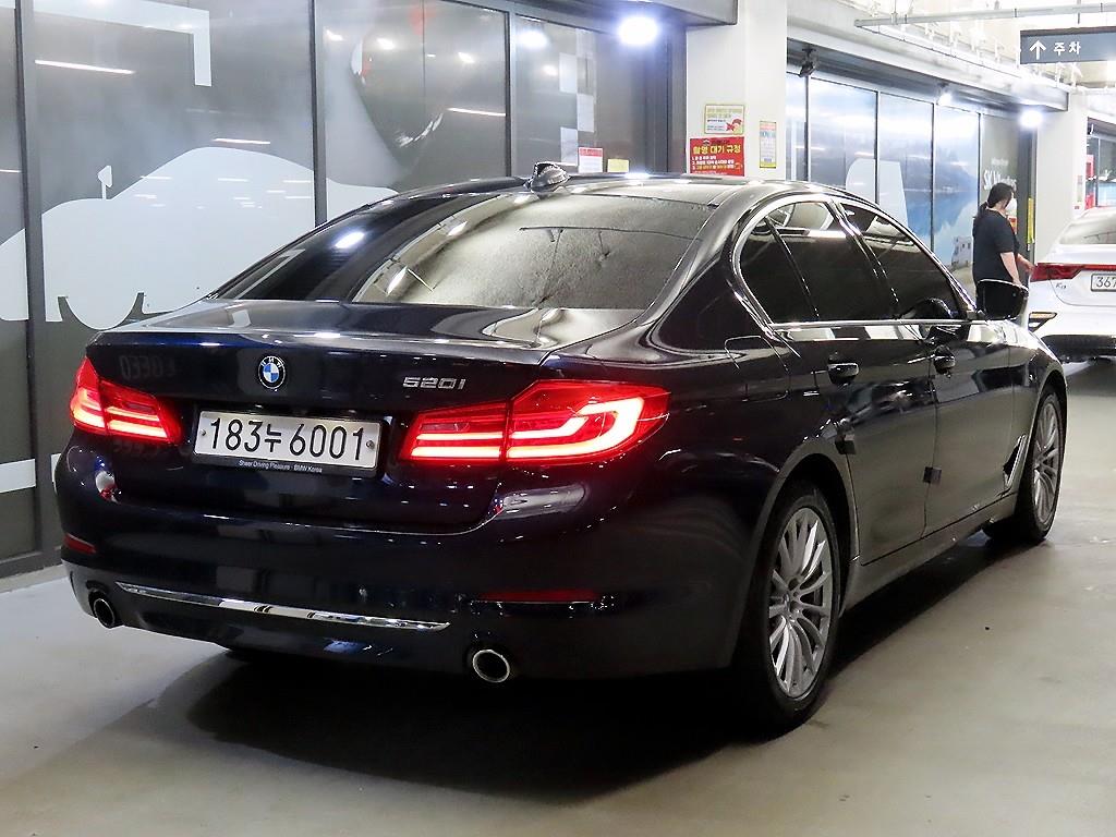 BMW 5 Series - Vista 4