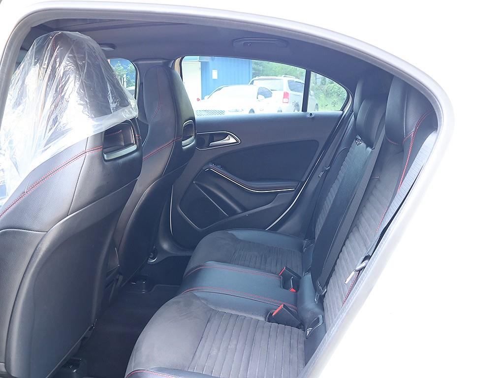 Mercedes Benz A Class 2018 Blanco - Importación desde Corea - HF Imports Iquique - Foto 13