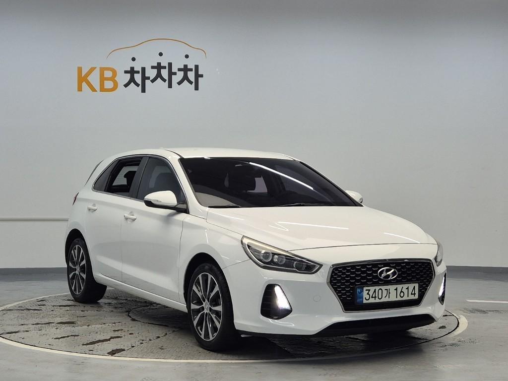 HYUNDAI i30 - Vista 3