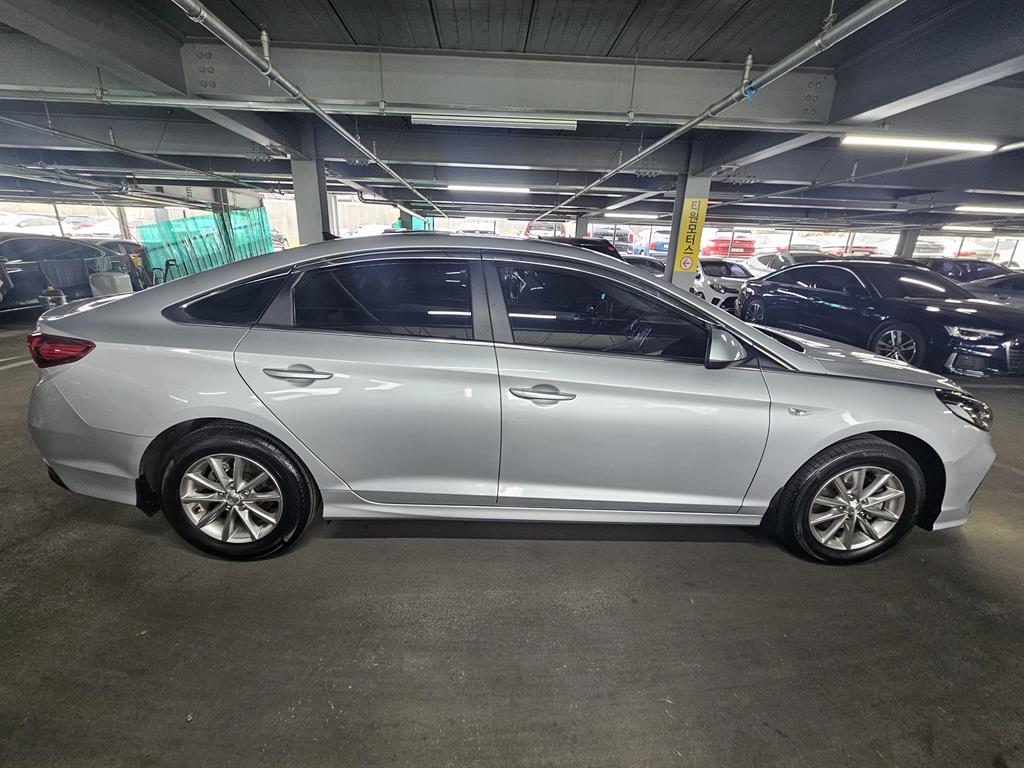 HYUNDAI Sonata - Vista 3