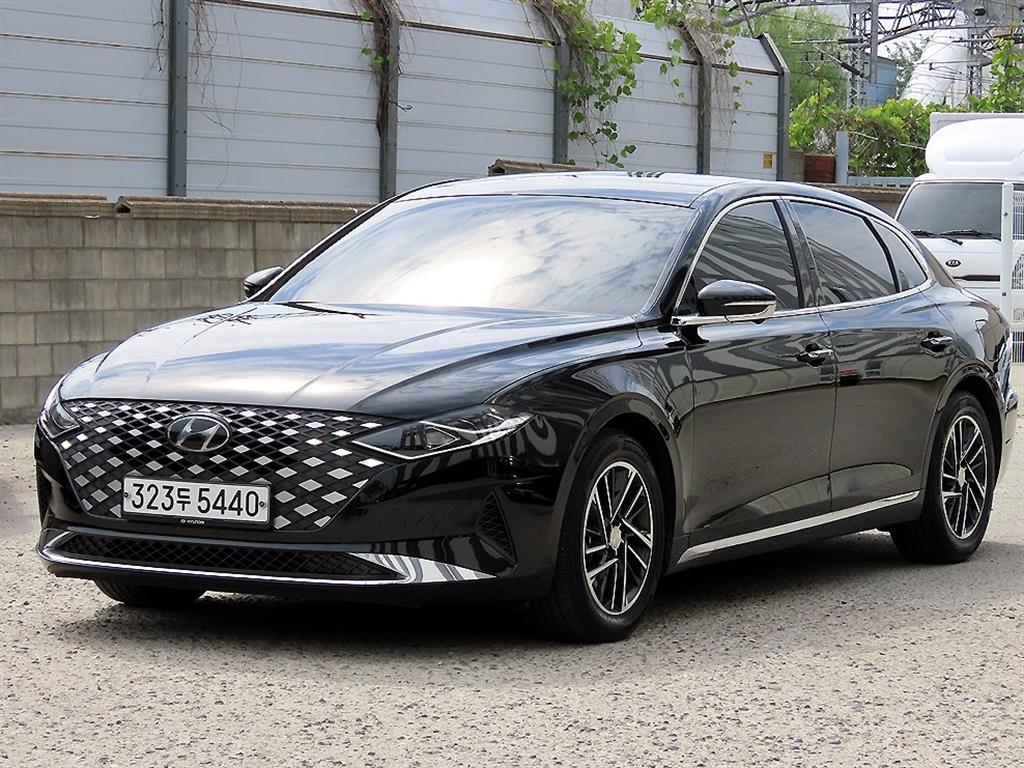 HYUNDAI Grandeur - Vista 2