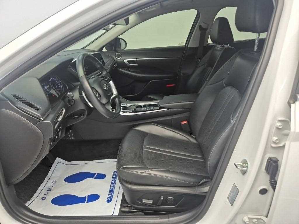 HYUNDAI Sonata - Vista 11