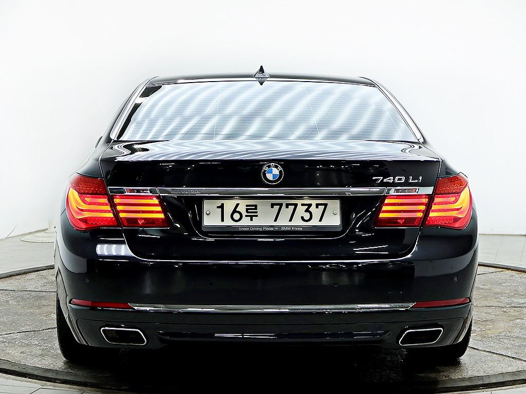 BMW 7 Series - Vista 5
