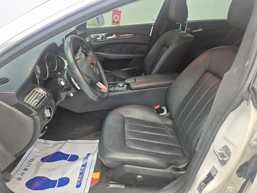 Mercedes Benz CLS Class - Vista 11