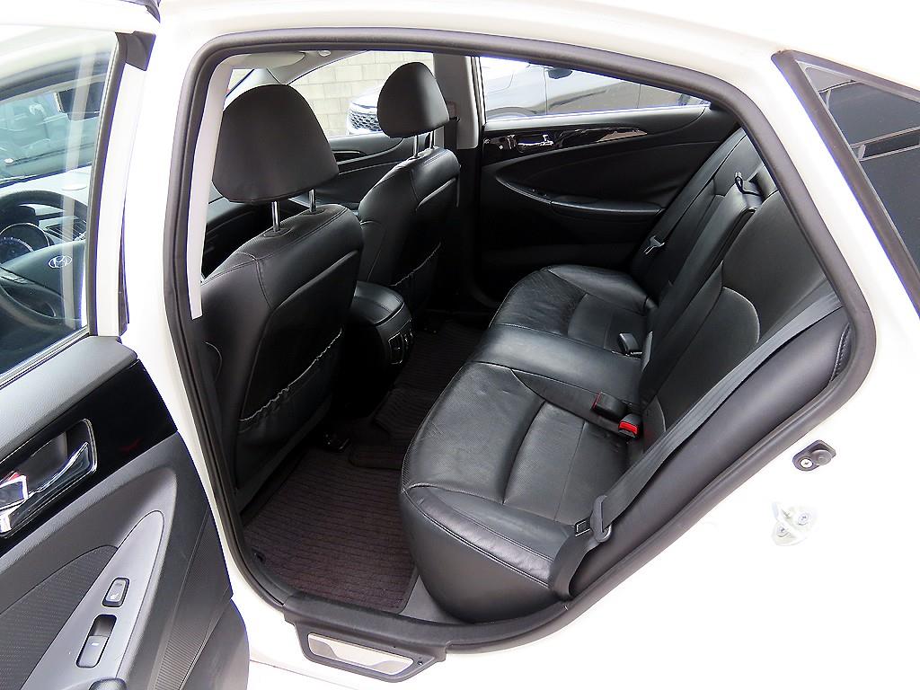 HYUNDAI Sonata - Vista 6