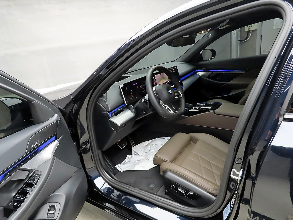 BMW 5 Series - Vista 5