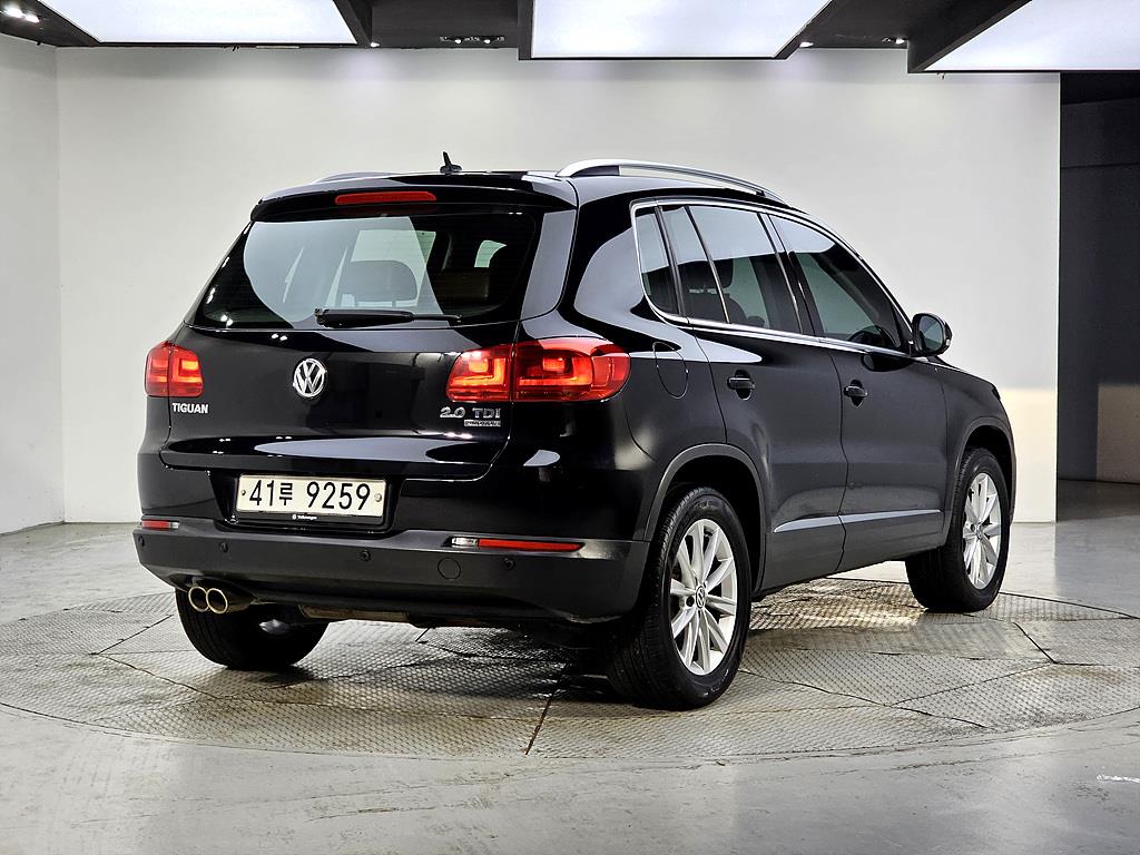 Volkswagen Tiguan - Vista 4