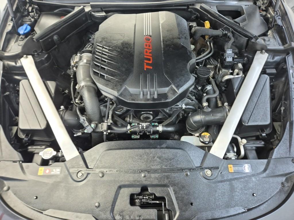 KIA Stinger - Vista 5