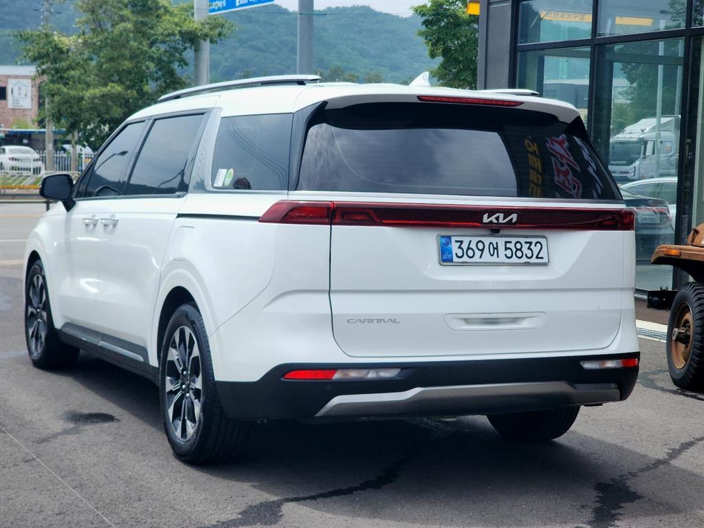 KIA Carnival - Vista 3