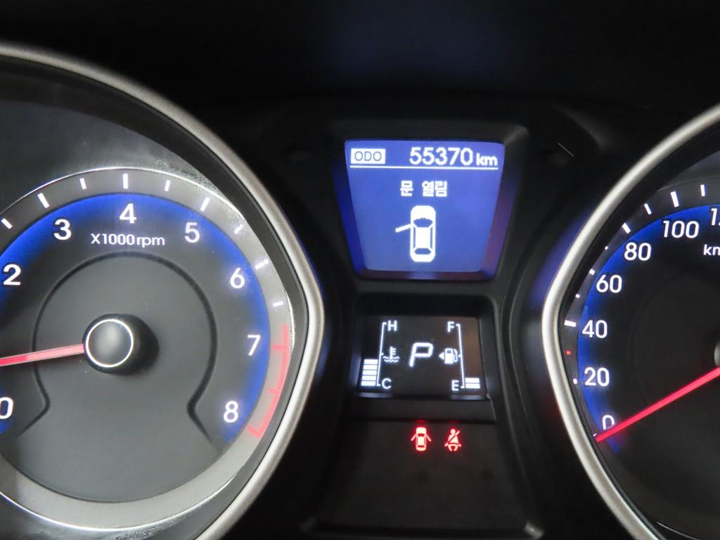 HYUNDAI i30 - Vista 8