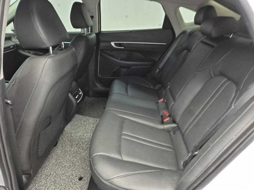 HYUNDAI Sonata - Vista 12