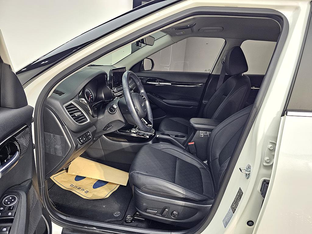 KIA Seltos - Vista 8
