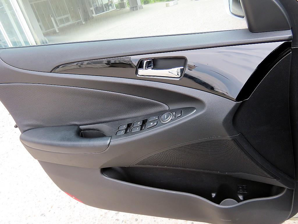 HYUNDAI Sonata - Vista 11