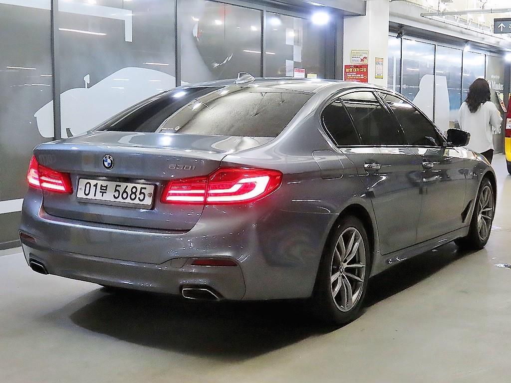 BMW 5 Series - Vista 4