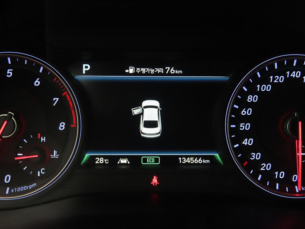 Genesis G70 - Vista 9