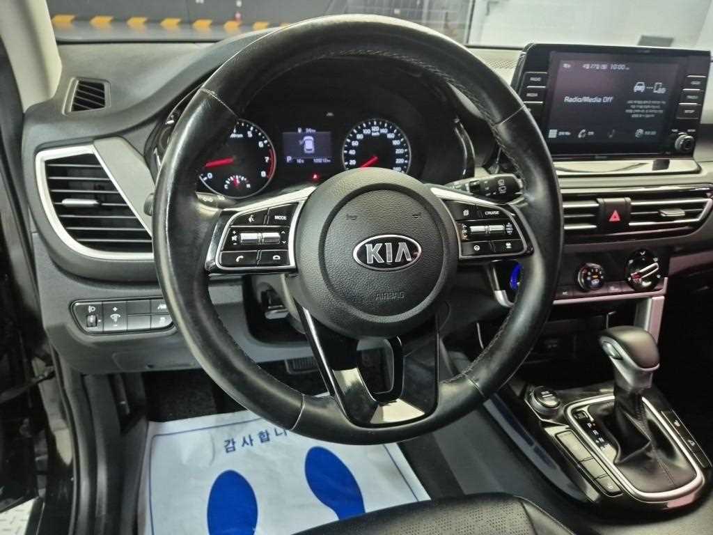 KIA Seltos - Vista 8