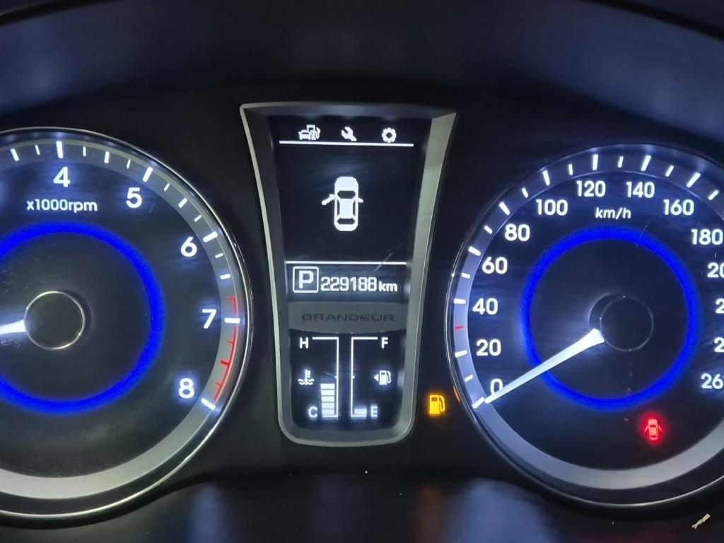 HYUNDAI Grandeur - Vista 6