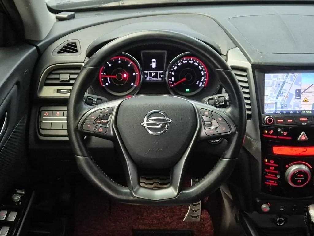 Ssangyong Tivoli - Vista 9